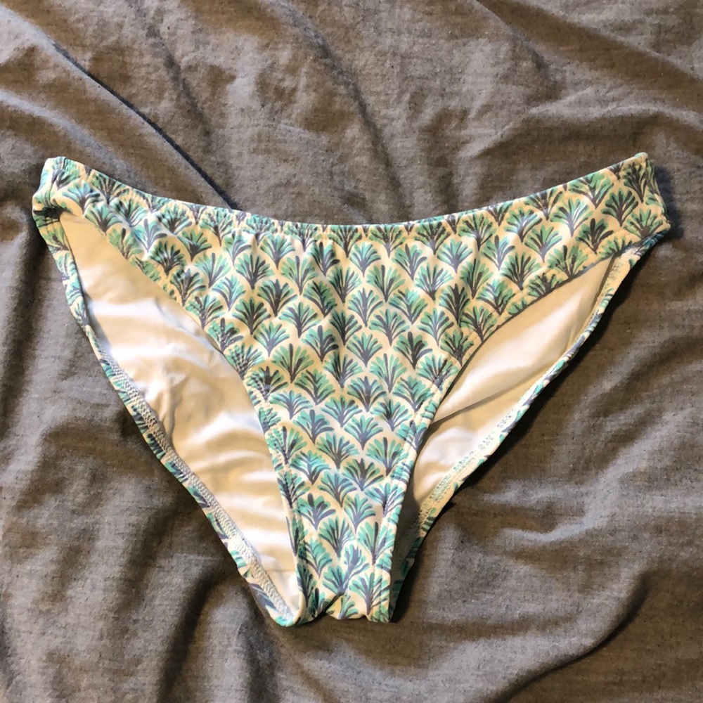 women’s vineyard vines swim bottoms!!